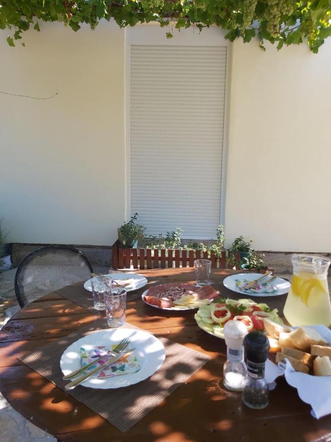 Apartman Rosa Apartment Скрадин Екстериор снимка