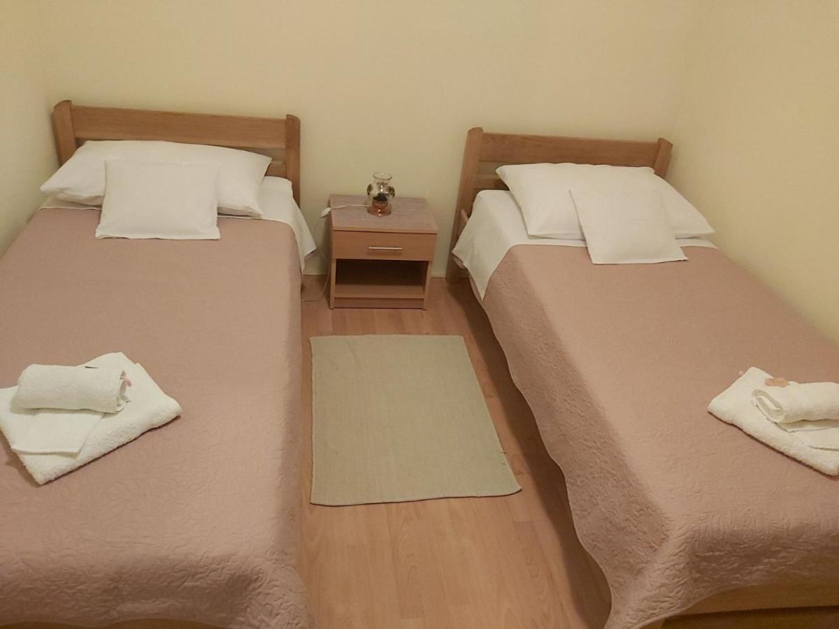 Apartman Rosa Apartment Скрадин Екстериор снимка