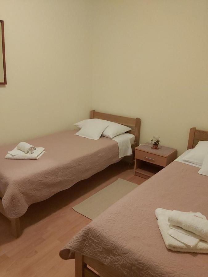 Apartman Rosa Apartment Скрадин Екстериор снимка