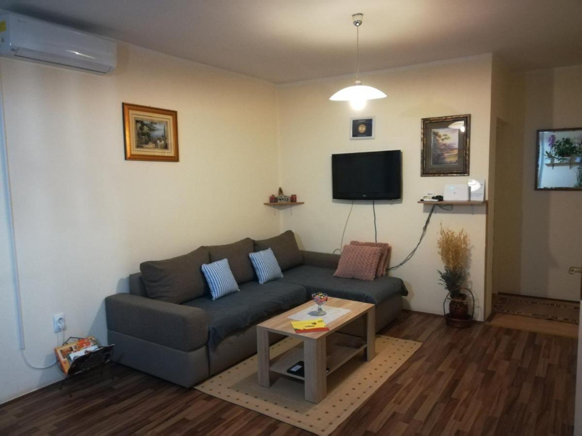 Apartman Rosa Apartment Скрадин Екстериор снимка