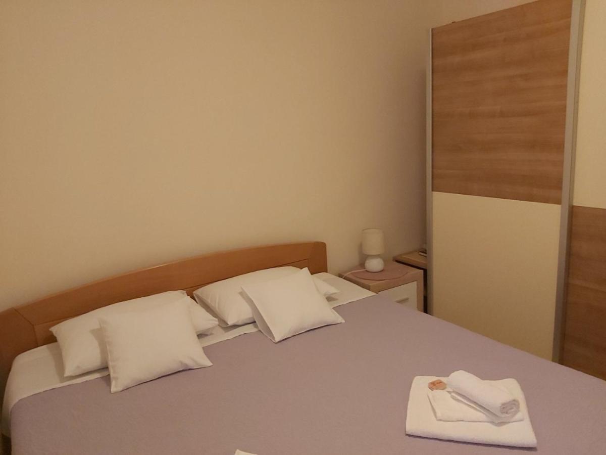 Apartman Rosa Apartment Скрадин Екстериор снимка